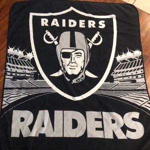 Raiders blanket